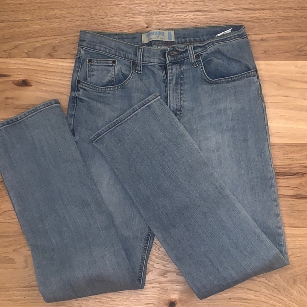 ⚠️SOLD! vintage loose fit wranglers😍